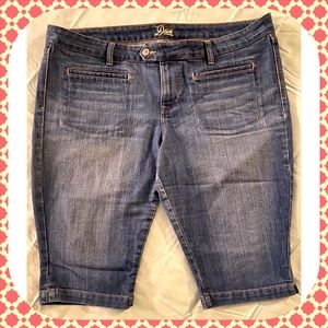 Old Navy “Diva” Bermuda Jean Shorts 18